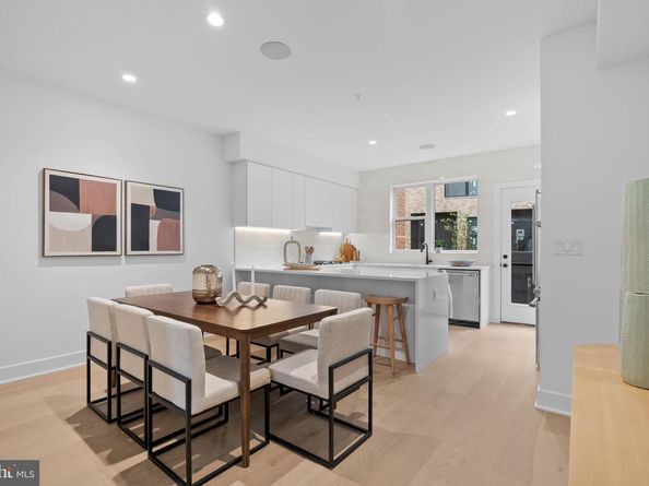 656 Fairmount Avenue, Philadelphia PA 19123
