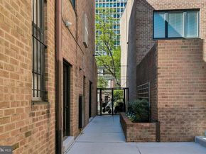 130 Spruce Street 23B, Philadelphia PA 19106