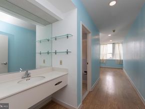 1100 Vine Street 1105, Philadelphia PA 19107