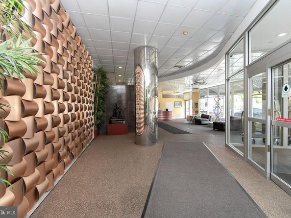1100 Vine Street 1105, Philadelphia PA 19107