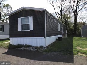 25 Kennedy Drive, Fairless Hills PA 19030