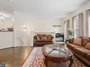 8065 Nicosh Circle Lane 55, Falls Church VA 22042