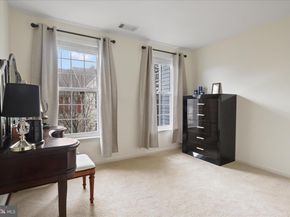 8065 Nicosh Circle Lane 55, Falls Church VA 22042