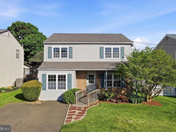 305 Roesch Avenue, Oreland PA 19075