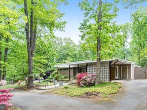 9203 Saint Marks Place, Fairfax VA 22031