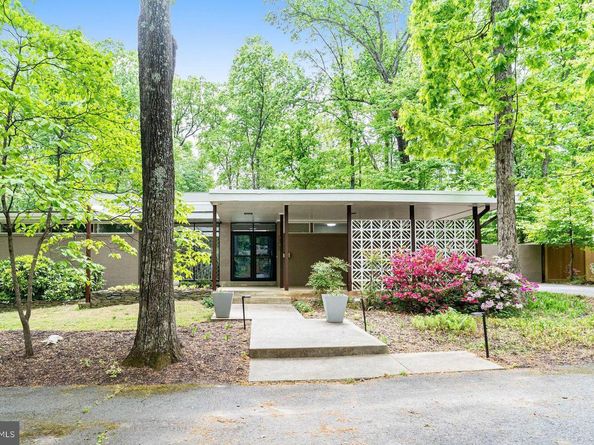 9203 Saint Marks Place, Fairfax VA 22031