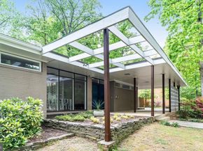 9203 Saint Marks Place, Fairfax VA 22031
