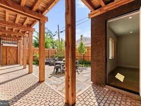 21 Overbeck Alley NE, Washington DC 20002