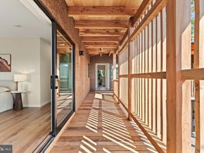 21 Overbeck Alley NE, Washington DC 20002