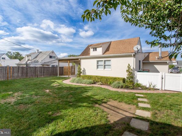 23 Misty Pine Road, Levittown PA 19056