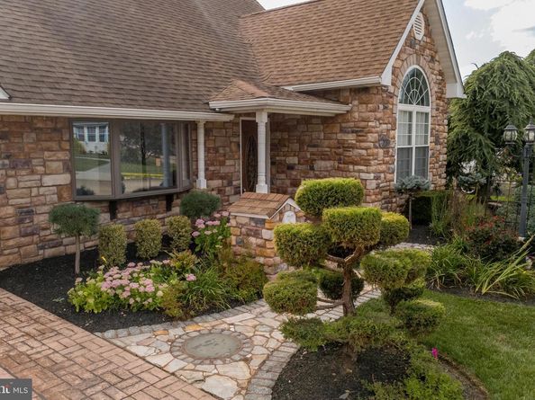 23 Misty Pine Road, Levittown PA 19056