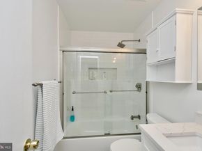 2204 S Quincy Street 1, Arlington VA 22204