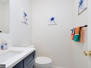 2204 S Quincy Street 1, Arlington VA 22204