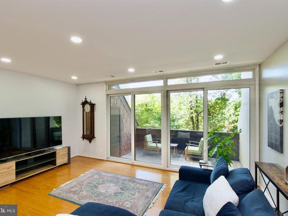 2204 S Quincy Street 1, Arlington VA 22204