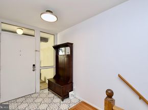 2204 S Quincy Street 1, Arlington VA 22204