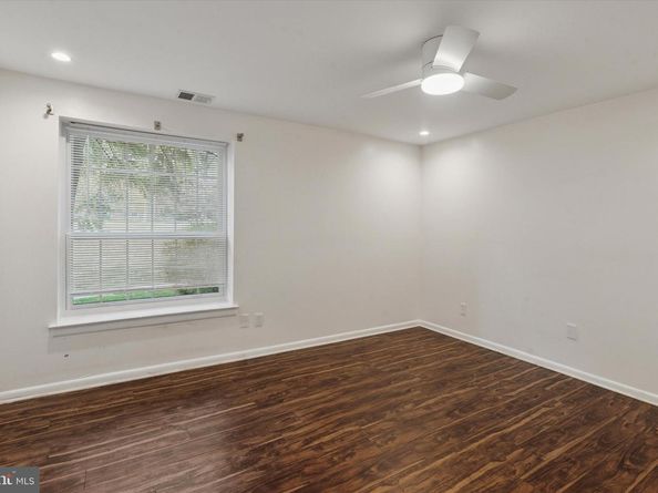 4000 Gypsy Lane 528, Philadelphia PA 19129