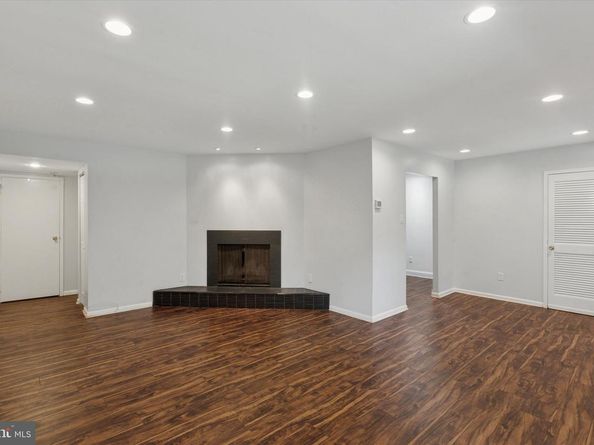 4000 Gypsy Lane 528, Philadelphia PA 19129