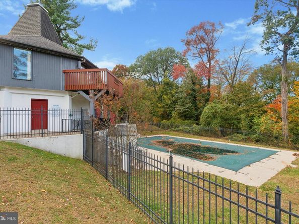 4000 Gypsy Lane 528, Philadelphia PA 19129