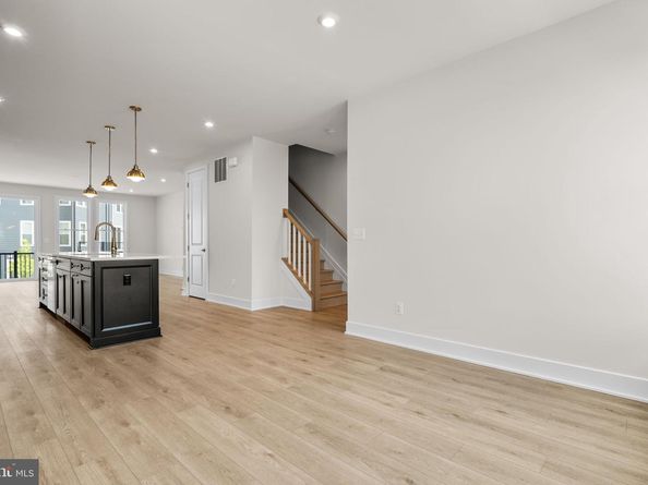 13918 Aviation Place, Herndon VA 20171