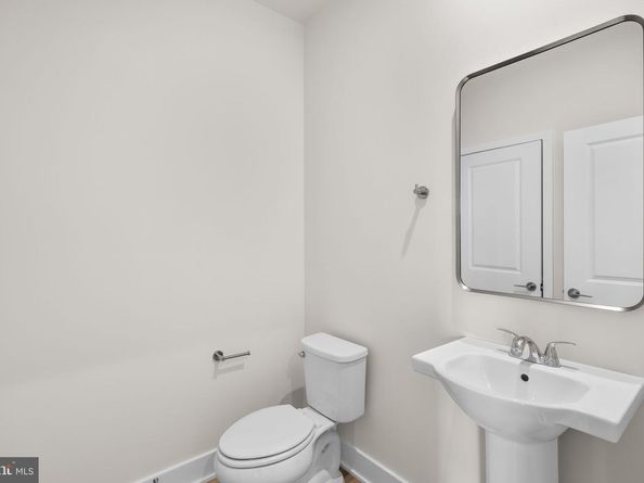 13918 Aviation Place, Herndon VA 20171