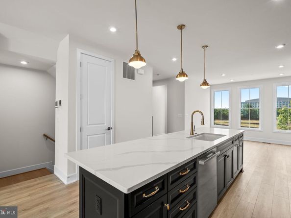 13918 Aviation Place, Herndon VA 20171