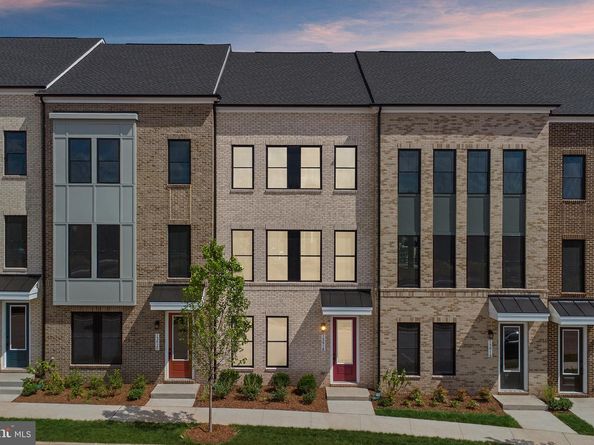 13918 Aviation Place, Herndon VA 20171