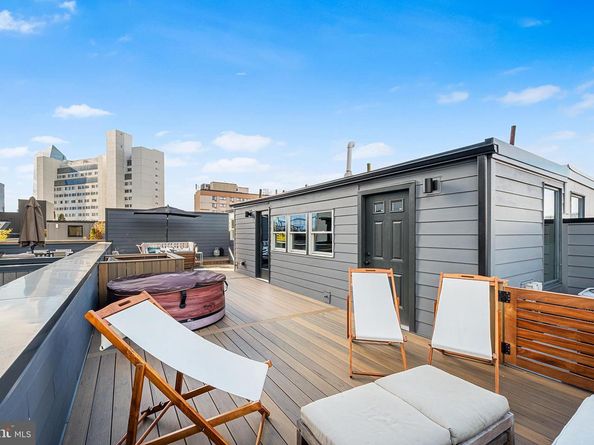 136 N 22nd Street, Philadelphia PA 19103