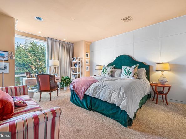 136 N 22nd Street, Philadelphia PA 19103