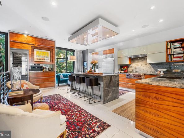 136 N 22nd Street, Philadelphia PA 19103