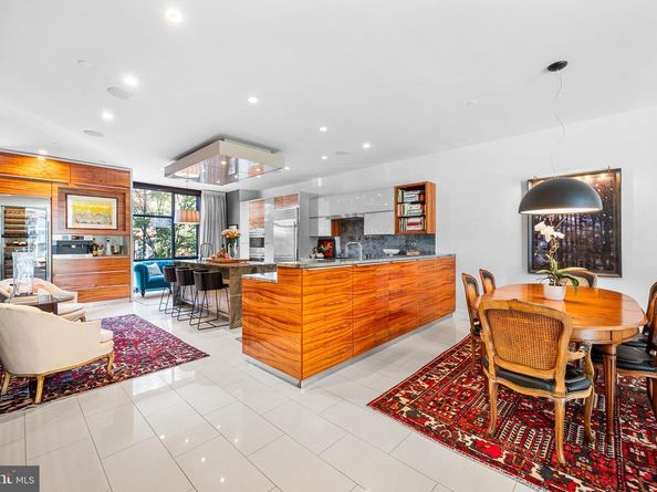 136 N 22nd Street, Philadelphia PA 19103