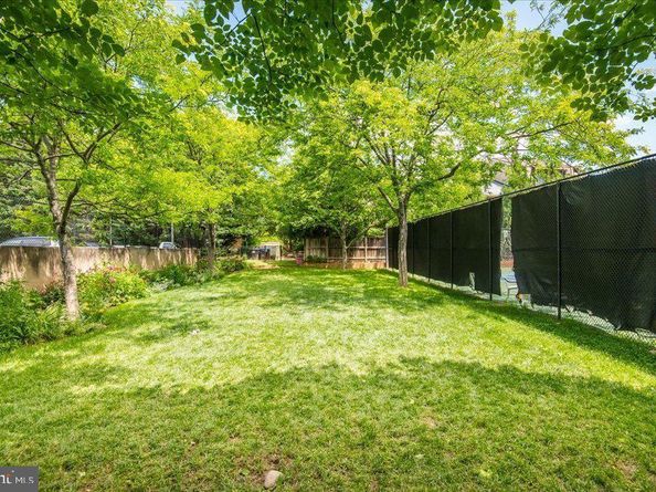 4297 Embassy Park Drive NW, Washington DC 20016