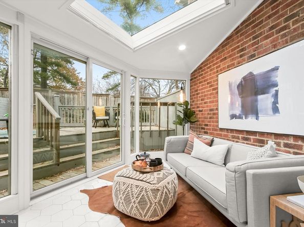 4297 Embassy Park Drive NW, Washington DC 20016