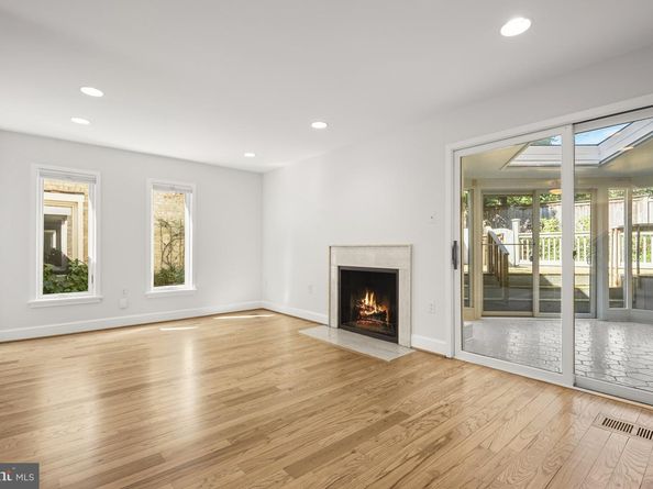 4297 Embassy Park Drive NW, Washington DC 20016