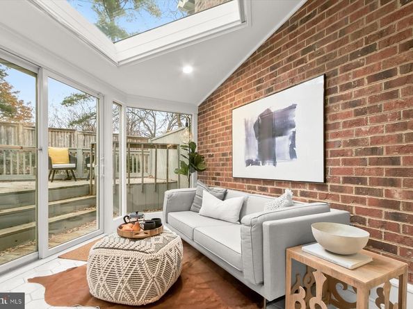 4297 Embassy Park Drive NW, Washington DC 20016