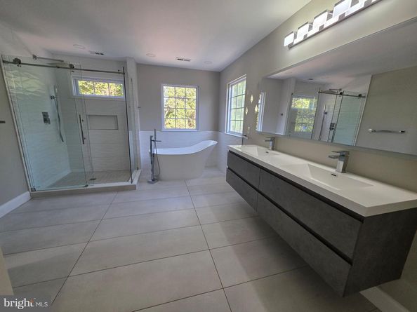 6724 Westlawn Drive, Falls Church VA 22042