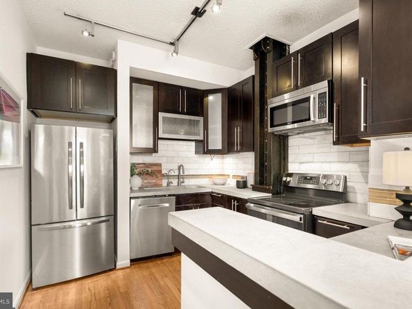 1615 Q Street NW 301/303, Washington DC 20009