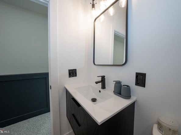 2211 W Estaugh Street, Philadelphia PA 19140