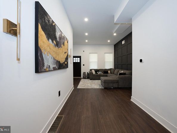 2211 W Estaugh Street, Philadelphia PA 19140