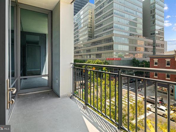 2101 Market Street 305, Philadelphia PA 19103