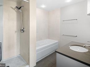 2101 Market Street 305, Philadelphia PA 19103