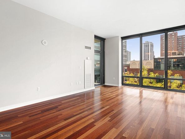 2101 Market Street 305, Philadelphia PA 19103