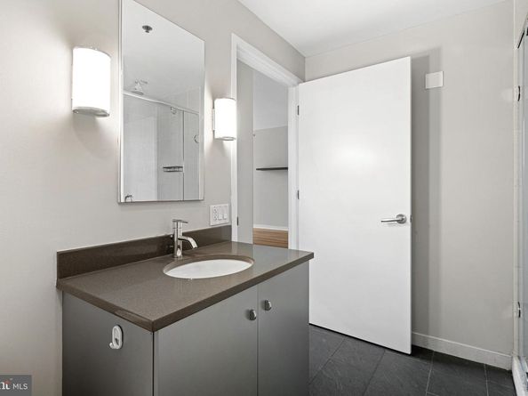 2101 Market Street 305, Philadelphia PA 19103