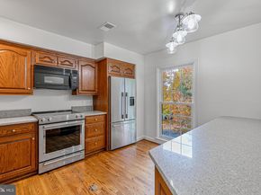 2424 S Queen Street, Arlington VA 22202