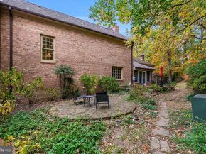 2424 S Queen Street, Arlington VA 22202