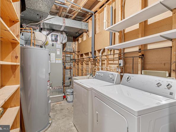 2424 S Queen Street, Arlington VA 22202