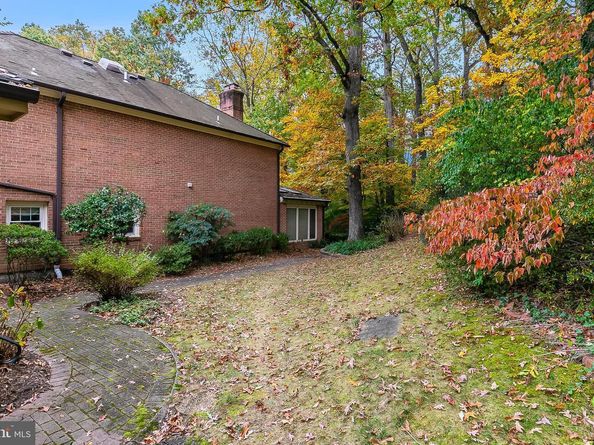 2424 S Queen Street, Arlington VA 22202