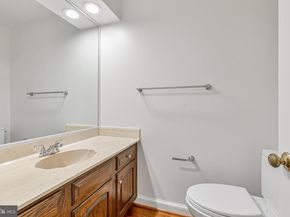 2424 S Queen Street, Arlington VA 22202