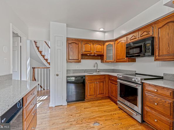 2424 S Queen Street, Arlington VA 22202