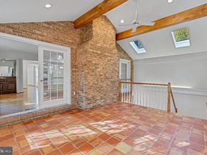 2424 S Queen Street, Arlington VA 22202