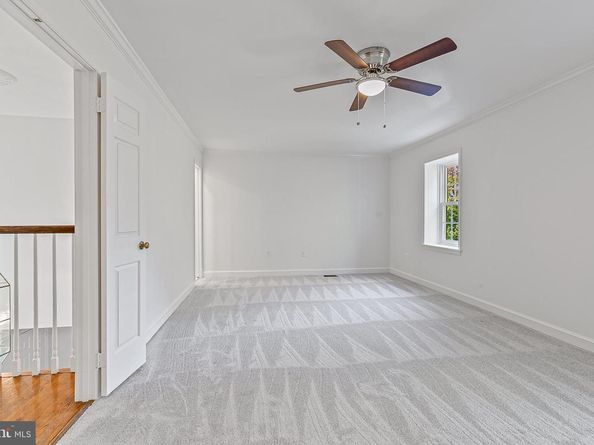 2424 S Queen Street, Arlington VA 22202